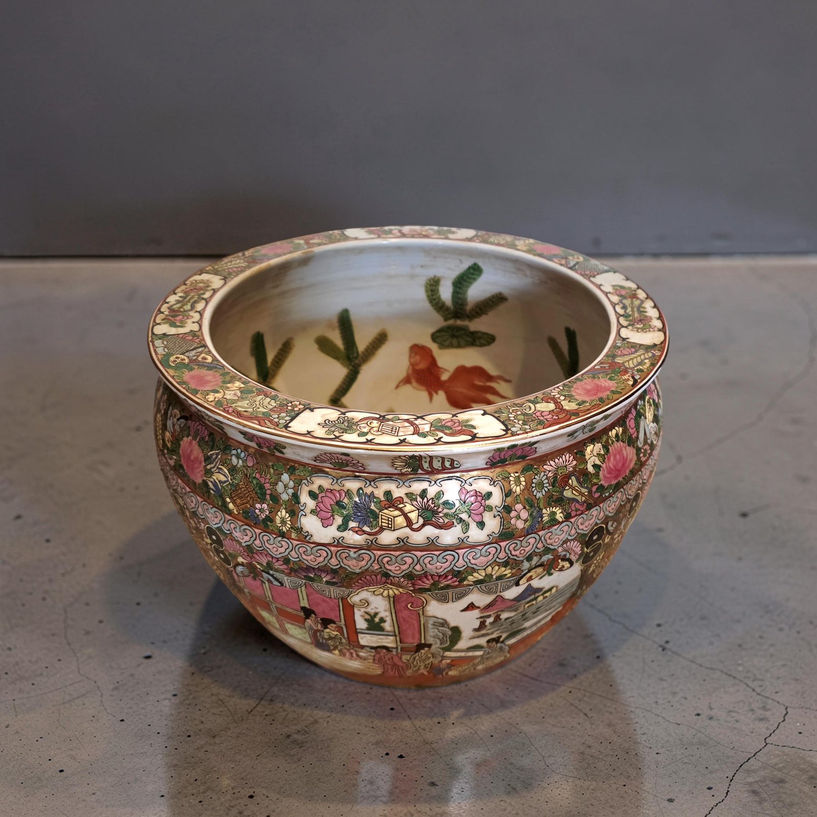 Rose Medallion Fish Bowl