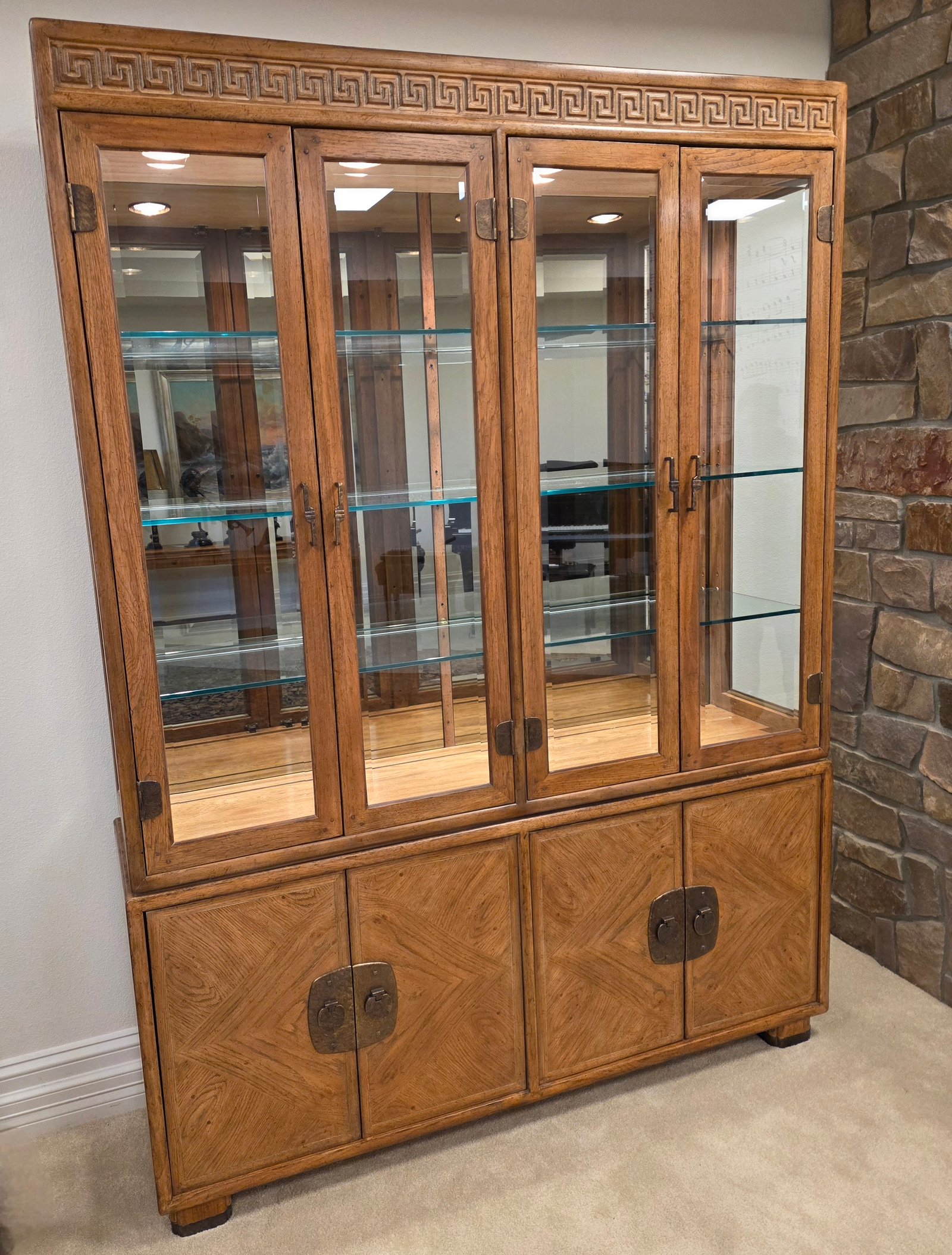 DREXEL HERITAGE China Cabinet