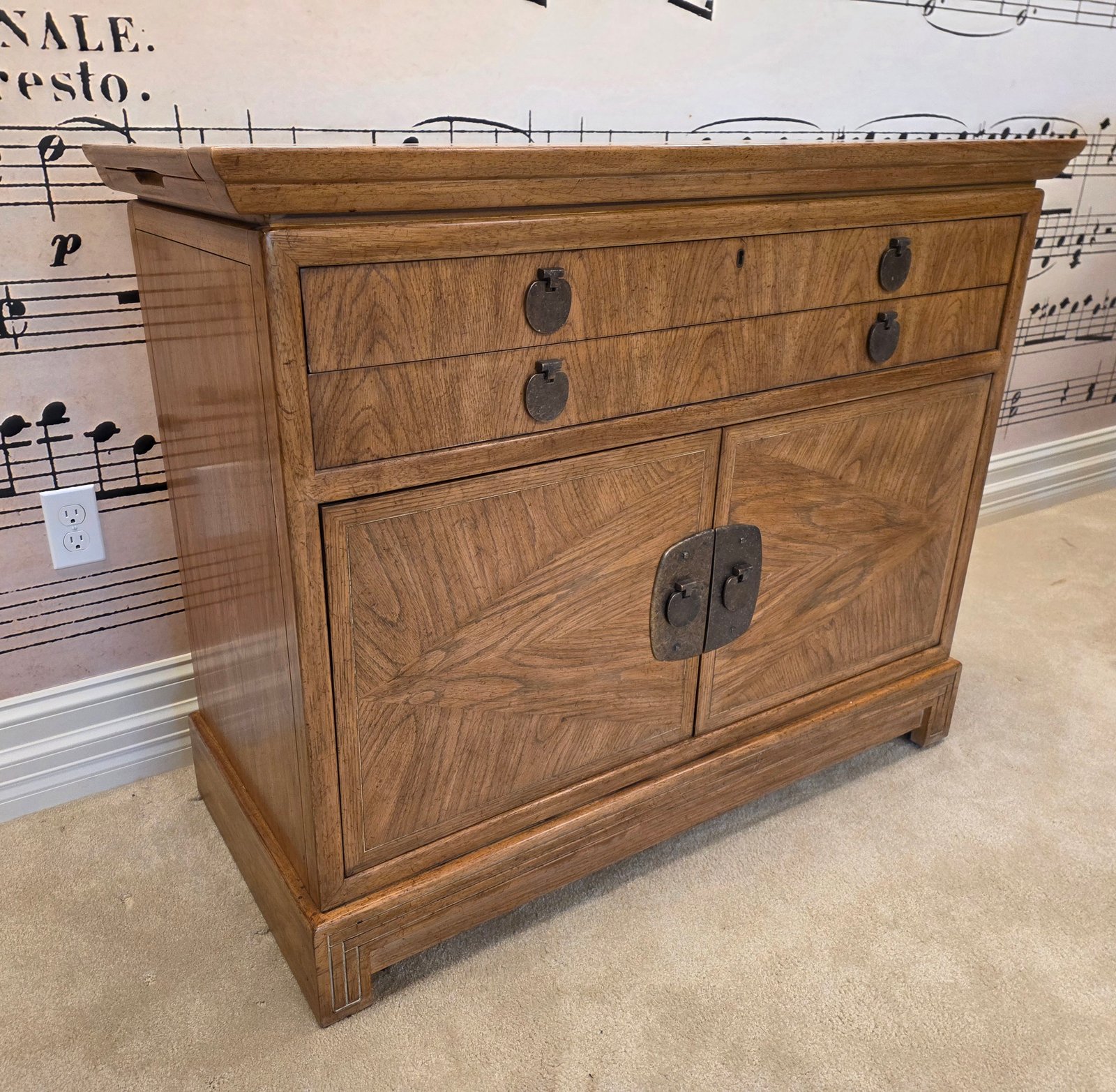 DREXEL HERITAGE Server/Silver Cabinet